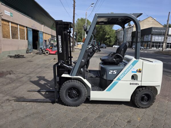 Навантажувач вилковий UNICARRIERS FHD25T5 - Зображення 2