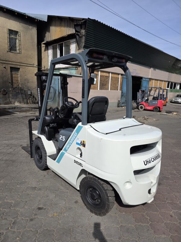 Навантажувач вилковий UNICARRIERS FHD25T5 - Зображення 3