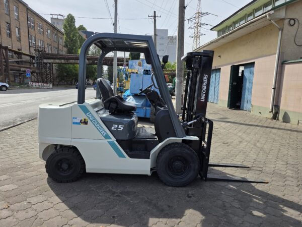Навантажувач вилковий UNICARRIERS FHD25T5 - Зображення 6