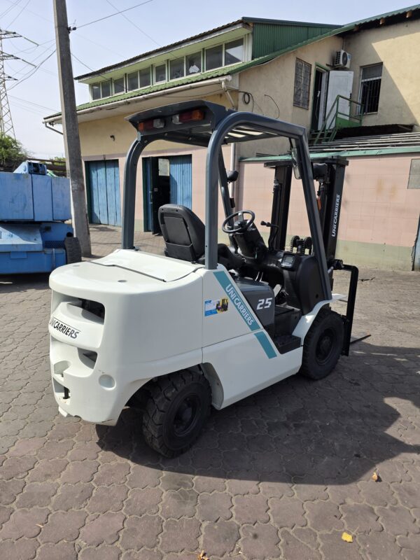 Навантажувач вилковий UNICARRIERS FHD25T5 - Зображення 7