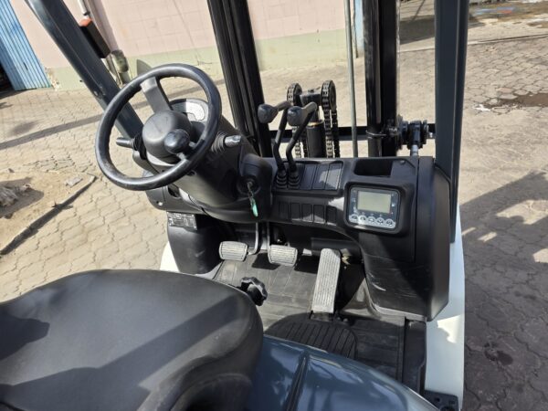 Навантажувач вилковий UNICARRIERS FHD25T5 - Зображення 8