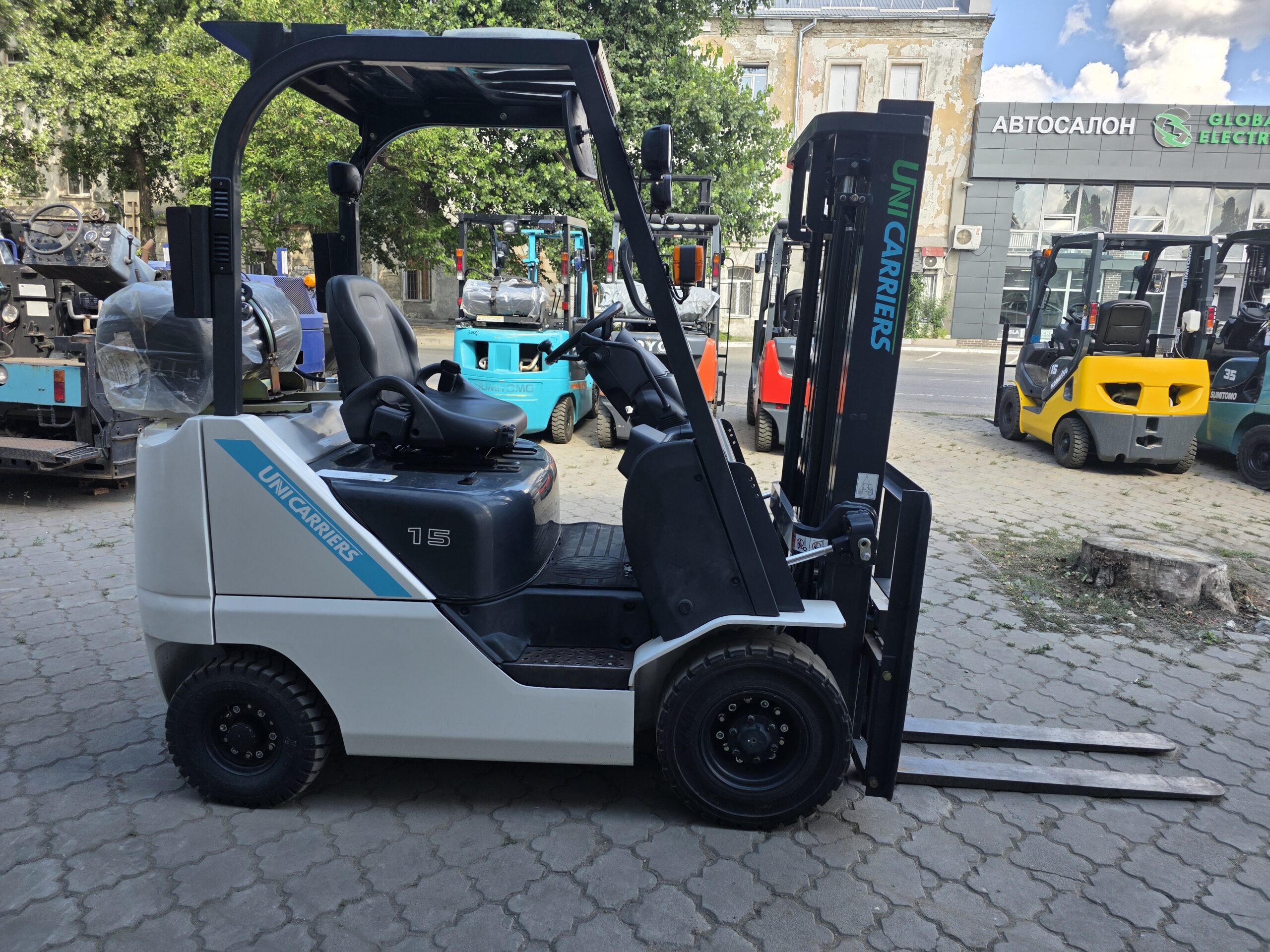 Навантажувач вилковий UNICARRIERS FGE15T5